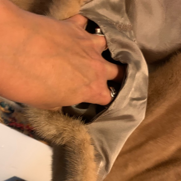 Vintage Caramel Fur Stole circa 1950’s - Picture 6 of 12